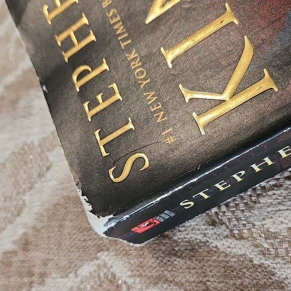 Stephen King End of Watch Novel - Picture 5 of 6